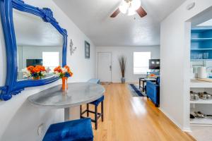 4 Mi to Dtwn Dallas! Walkable Condo with Pool Access