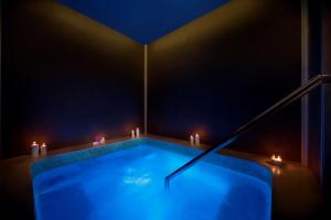 AlRayyan Hotel Doha, Curio Collection by Hilton