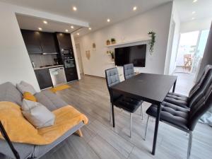 Cool living Quarteira, 2 bedroom with ocean view