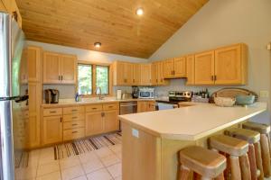 Lakefront Brainerd Cabin with Fireplace!