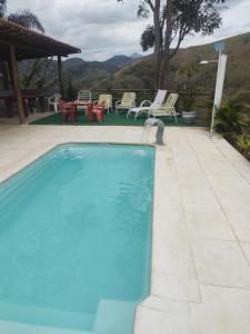 Casa da montanha, sítio em Secretário (Petrópolis)