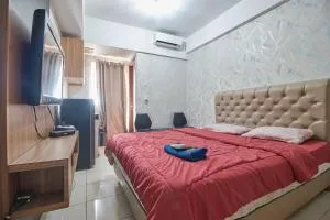 Apartment Green Lake View Ciputat by Celebrity Room - Pondokcabe Hilir