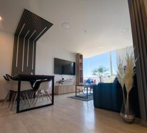 Dpo 2 dorm(parqueadero wifi Netflix)vista pan. UIO