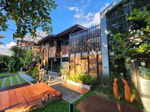 baan mai kradan hostel chiang rai