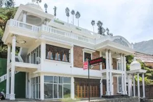 RedDoorz Syariah near Kawasan Wisata Gunung Prau Dieng - Dieng