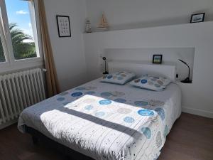 Maisons de vacances Comfortable holiday home, 6 people in St Pol de Leon, near the coast : photos des chambres