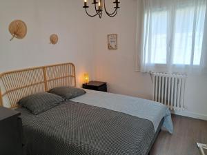 Maisons de vacances Comfortable holiday home, 6 people in St Pol de Leon, near the coast : photos des chambres