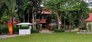 Uthai River Lake Resort