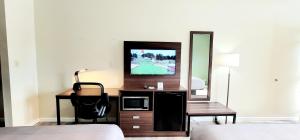 Standard Room J room in Travelodge by Wyndham Port Wentworth Savannah Area