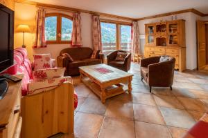 Cristal 2 Meribel Centre 200m from the ski pistes