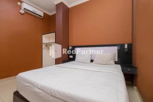 Star Hotel Jaksa Mitra RedDoorz