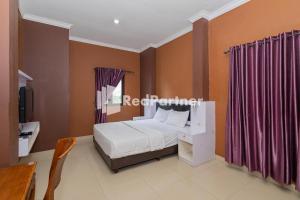 Star Hotel Jaksa Mitra RedDoorz