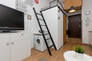 Sweet Studio Wola for 2 Guests with Loft Bed