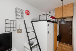 Sweet Studio Wola for 2 Guests with Loft Bed