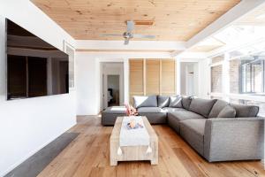 Poolside Haven Your Mount Eliza Family Getaway