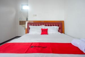 RedDoorz near Alun Alun Wonosobo 2