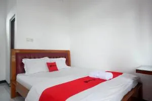 RedDoorz near Alun Alun Wonosobo 2 - 沃诺索博