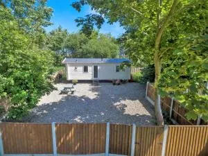 The Pollywiggle, Waxham, nr sea palling dog friendly, private walk to the beach - Waxham