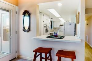 Granite Peak Vista - Inks Lake