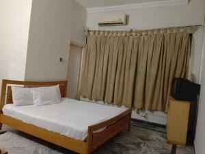 Deluxe Double Room room in Islamabad lodge G-6