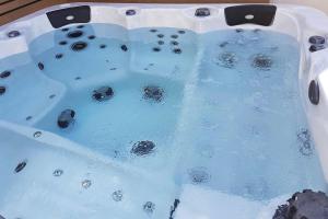 The Brighton Parlour with Hot Tub