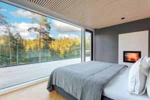 Villa Padel - Premium Lakeside Residence & Grounds