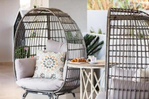 Lines Concept Accommodation