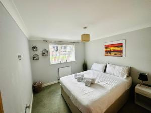 Cozy Bicester Village townhouse with garden