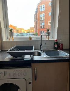 Cozy 2bed apartment w parking