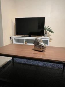 Cozy 2bed apartment w parking