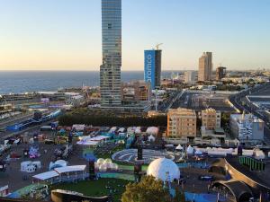 شقة مطلة على البحر والفورمولا ببرج المسارات