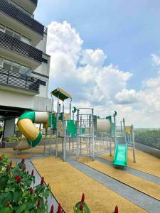 1320 Meridin Cozy Legoland Netflix By STAY