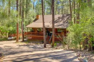 Hikers Haven Pine Getaway with Wraparound Deck! - Pine