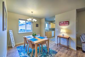 Anacortes Condo - Walk to Town, Marina, and Bay!