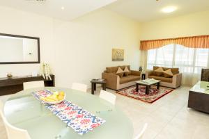 Three-Bedroom Apartment room in Al Raya Hotel Apartments