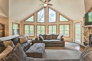 Riverview | Big Bass Lake Poconos Retreat