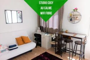 Le Zen -studio tout équipé- WIFI Fibre- centre ville avec parking - Laloubère