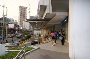 The Beacon Makati by mvmtransient