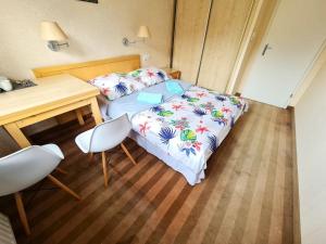 Fantastic Waw - Z6 Room - 702A