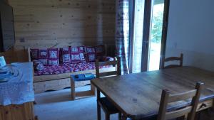 Appartements Votre appartement savoyard de 32m2 a proximite de la telecabine pour skier les 3 Vallees ! : photos des chambres