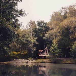 Casa Slow avec sa piscine chauffée au bord du lac