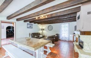 Maisons de vacances Amazing Home In Salvagnac Cajarc With Outdoor Swimming Pool, Wifi And 4 Bedrooms : photos des chambres