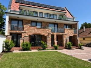 Castellum Apartmanház