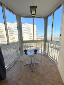 Appartements Confortable Studio cabine - acces plage- vue mer 4TVP38 : photos des chambres