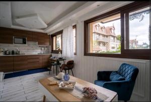 Appartements Deauville : magnifique studio en face du Casino ! : photos des chambres