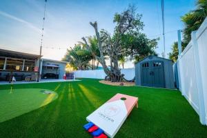 Steps to Beach! Putting Green, Game Room!