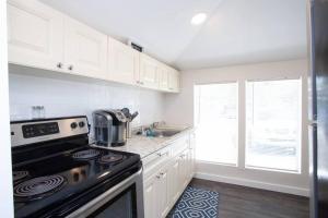 Quaint, Immaculate Bright Cottage in Ozona