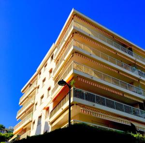 Appartements Lovely city center rental with balcony : photos des chambres