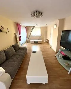 Maisonnetten Wohnung Drei STOCK - Hülperode