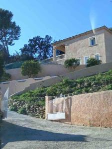 Appartements la ciotat bas de villa : photos des chambres